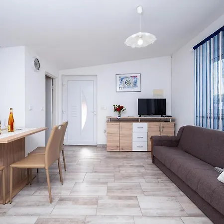 Awesome In With Wifi Apartmán Kavran